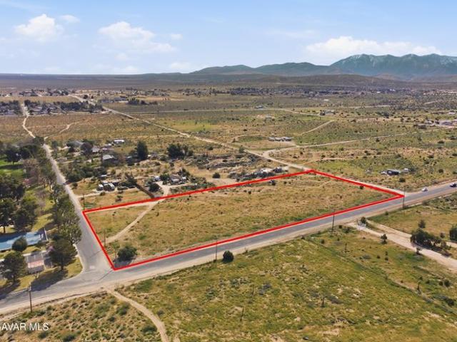 Land for sale in Pearblossom, California