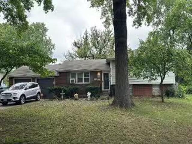House for sale in Grandview