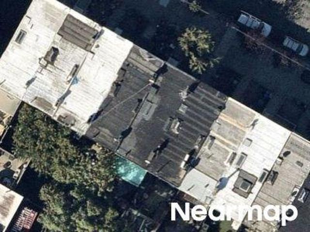 House for sale in The Bronx, Arverne