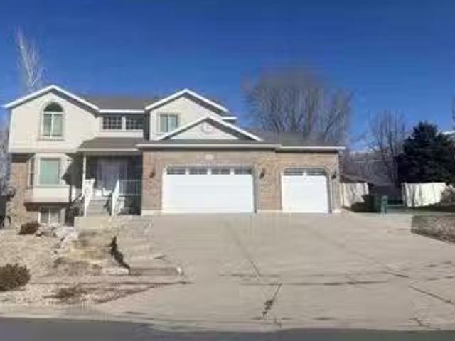 House for sale in Layton