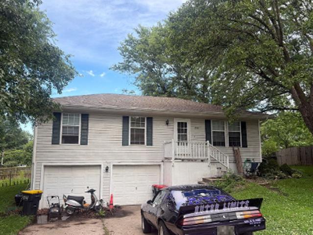 House for sale in Kearney, Missouri