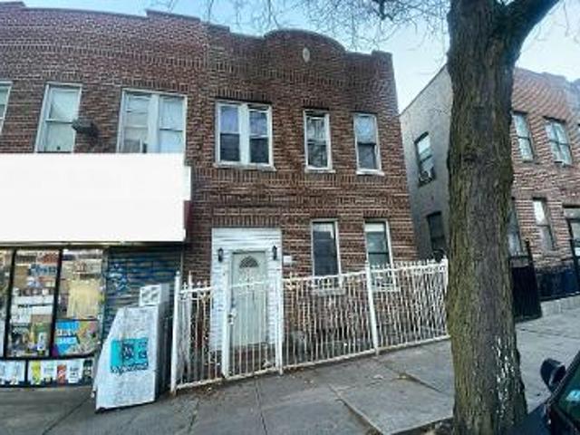 House for sale in The Bronx, Arverne