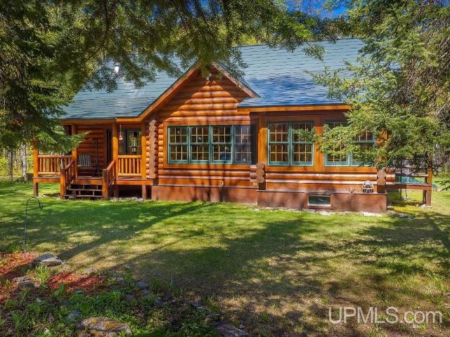 House for sale in Trenary