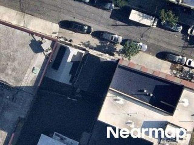 House for sale in The Bronx, Arverne