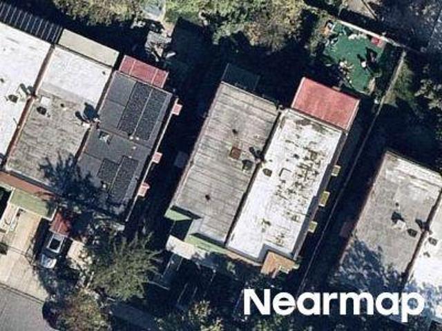 House for sale in The Bronx, Arverne