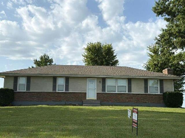 House for sale in Harrisonville, Missouri