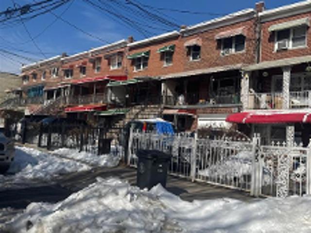House for sale in The Bronx, Arverne
