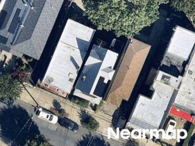 House for sale in The Bronx, Arverne