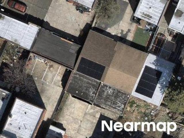 House for sale in The Bronx, Arverne
