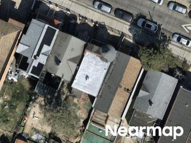 House for sale in The Bronx, Arverne