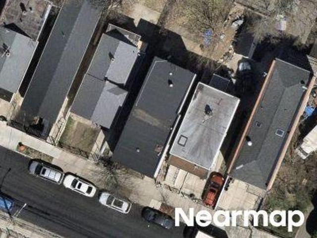 House for sale in The Bronx, Arverne