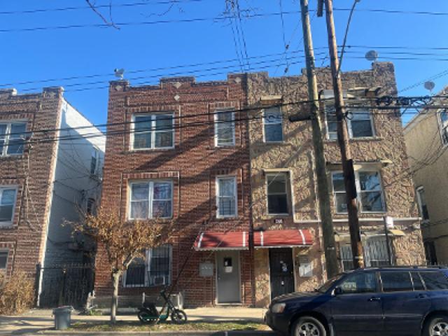 House for sale in The Bronx, Arverne