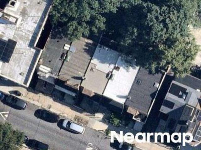 House for sale in The Bronx, Arverne