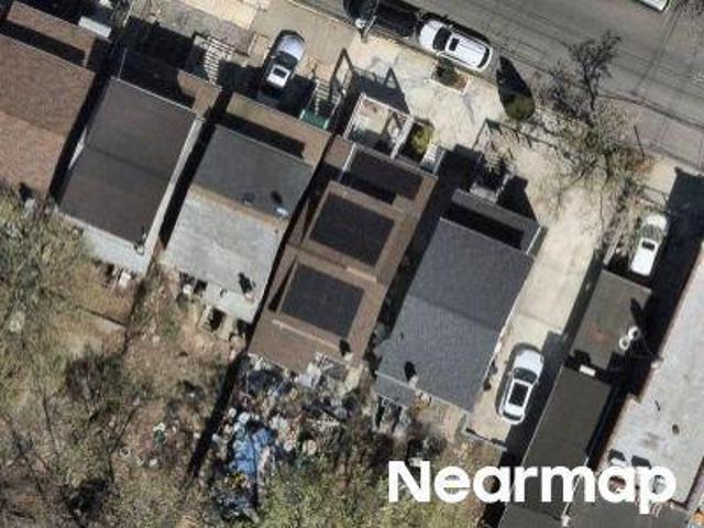 House for sale in The Bronx, Arverne