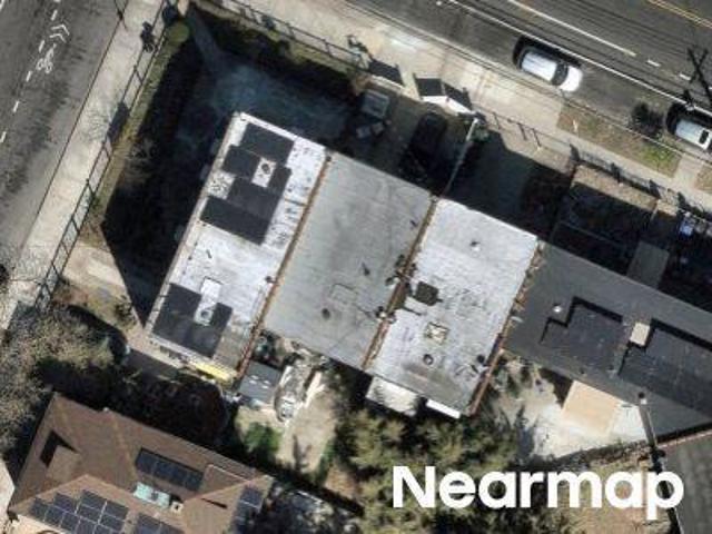 House for sale in The Bronx, Arverne