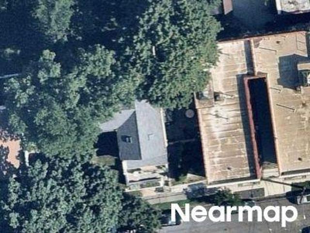 House for sale in The Bronx, Arverne