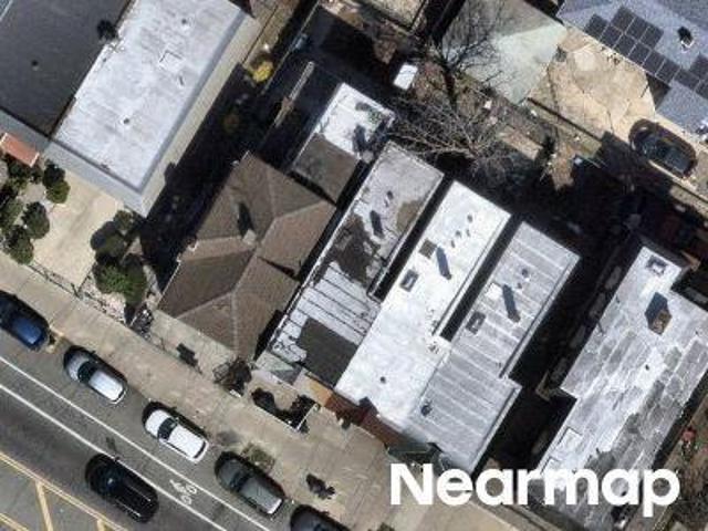 House for sale in The Bronx, Arverne
