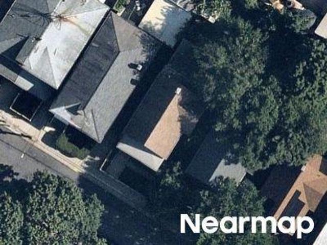 House for sale in The Bronx, Arverne