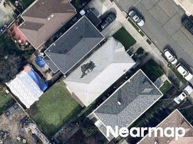 House for sale in Oakland