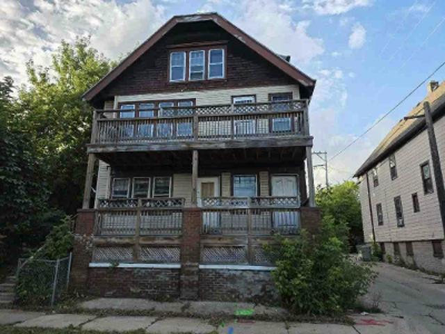 House for sale in Milwaukee, Wisconsin