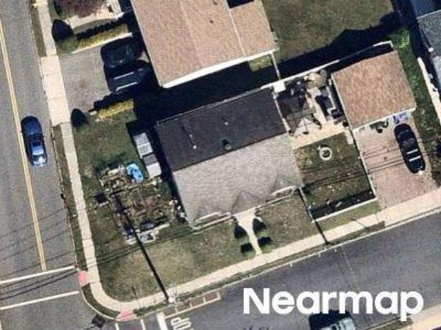 House for sale in Elmwood Park, New Jersey