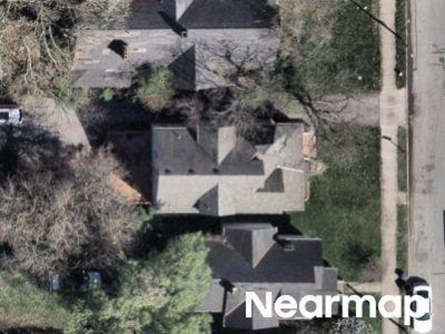House for sale in North Broadway, Cleveland