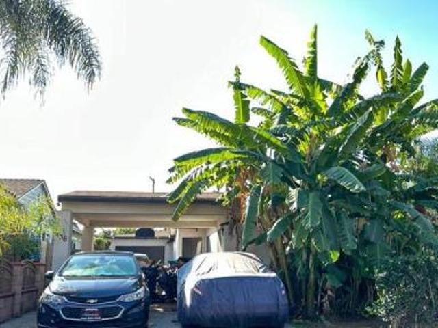 House for sale in Long Beach