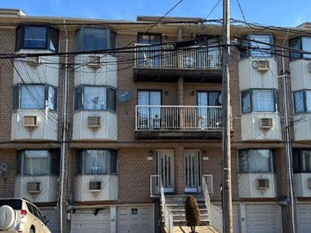 Condo for sale in Arverne, New York