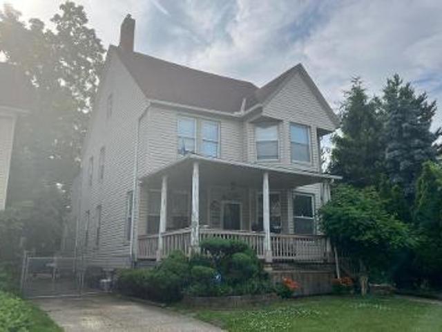House for sale in Cleveland