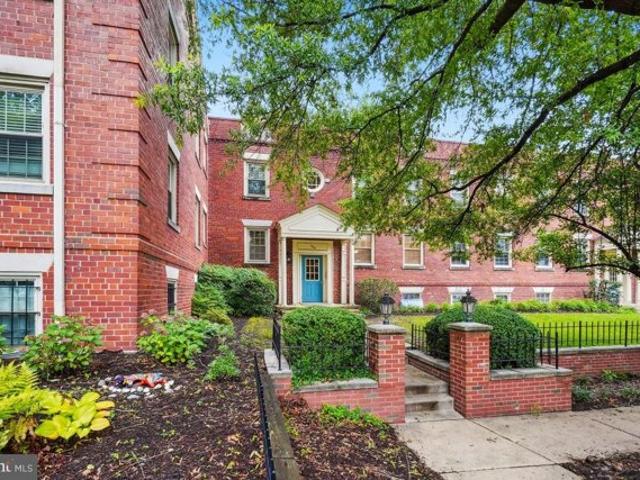 Condo for sale in Alexandria