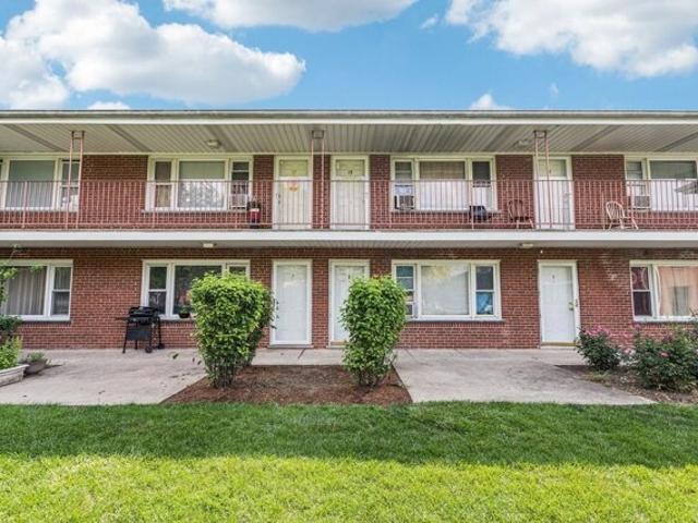 Condo for sale in Arlington Heights