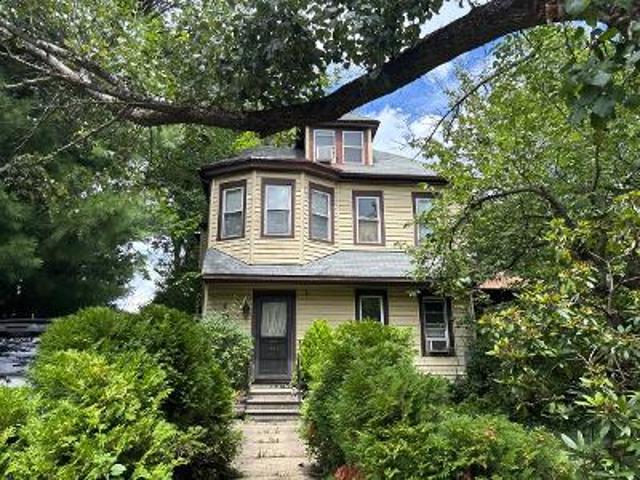 House for sale in Audubon