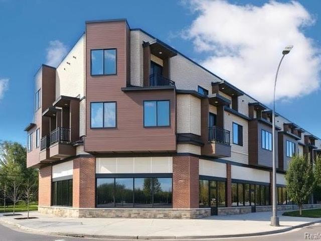 Condo for sale in Rochester Hills, Michigan