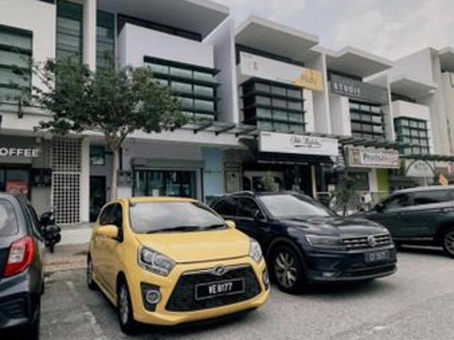 Shop for rent in Petaling, Alam Impian