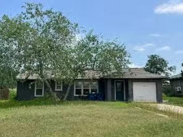 House for sale in Beeville