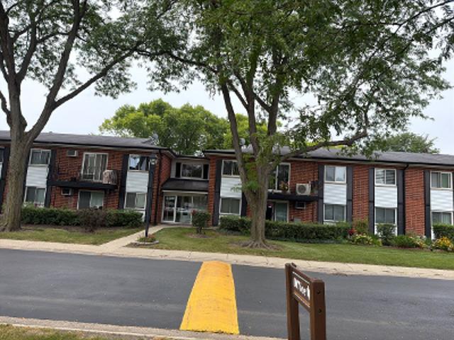 Condo for sale in Mount Prospect, Illinois