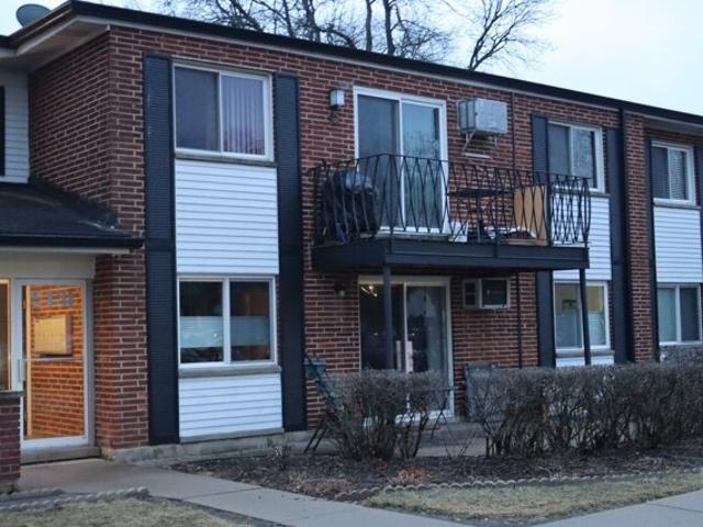Condo for sale in Arlington Heights