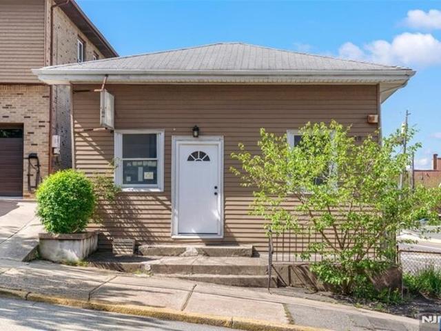 House for sale in Palisades Park