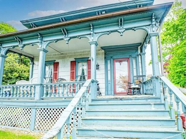 House for sale in Port Jefferson House for sale in Port Jefferson