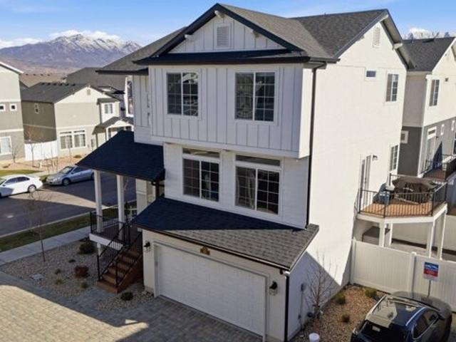 House for sale in Saratoga Springs, Utah