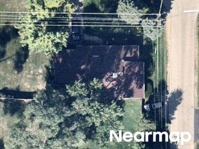 House for sale in Island Lake, Illinois
