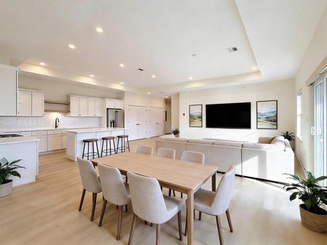 Condo for sale in Franklin, Massachusetts