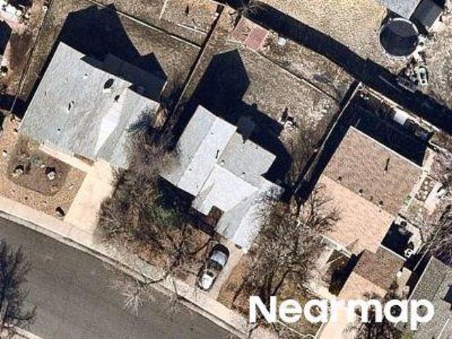 House for sale in Aurora
