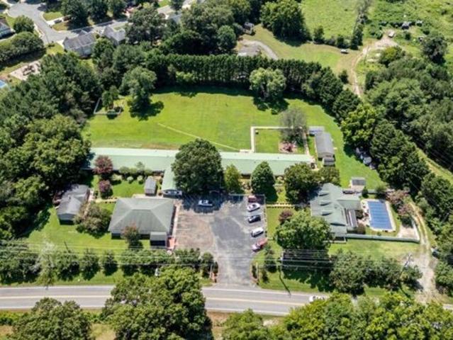 House for sale in Canton