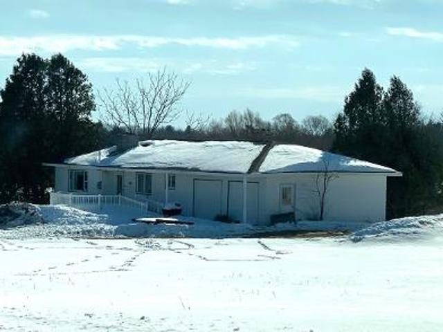 House for sale in Harrisville