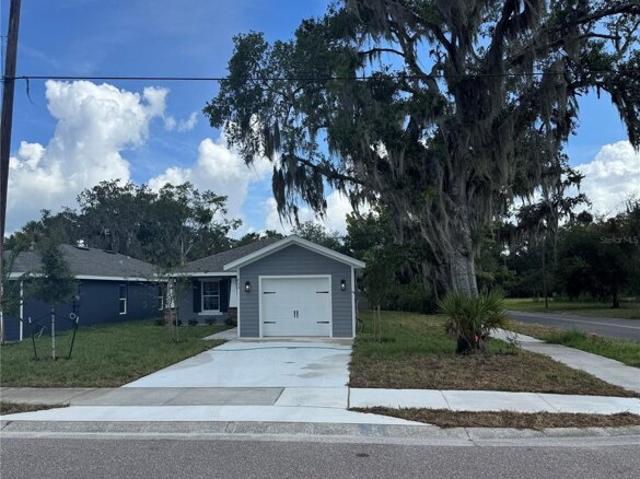 House for sale in Eustis