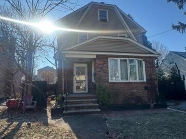 House for sale in Bergenfield, New Jersey