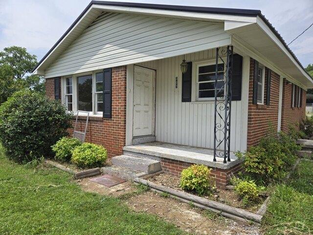House for sale in Waverly