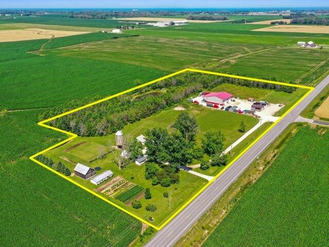 House for sale in Mishicot