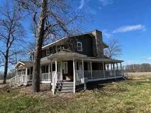 House for sale in Macomb